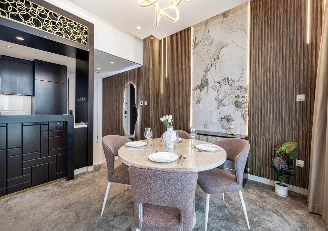 Apartment Burj Khalifa View! 2 Bedroom Luxe With 4 Minute Walk To Mall! Pool And Sauna Access! *
