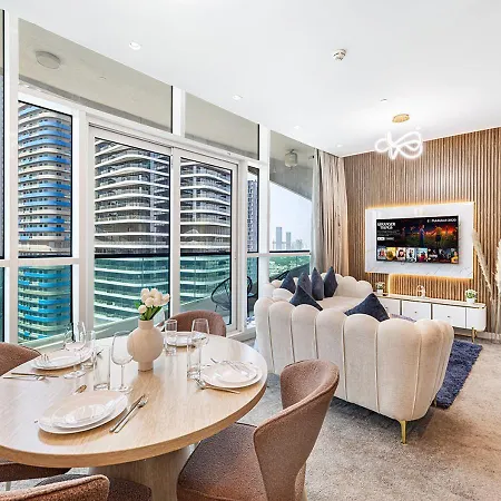 Burj Khalifa View! 2 Bedroom Luxe Apartment With 4 Minute Walk To Dubai Mall! Pool And Sauna Access! Exterior photo