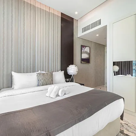 Burj Khalifa View! 2 Bedroom Luxe Apartment With 4 Minute Walk To Dubai Mall! Pool And Sauna Access! Exterior photo