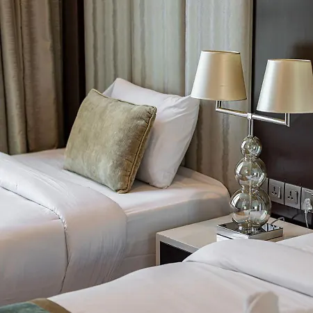Burj Khalifa View! 2 Bedroom Luxe Apartment With 4 Minute Walk To Dubai Mall! Pool And Sauna Access! Exterior photo