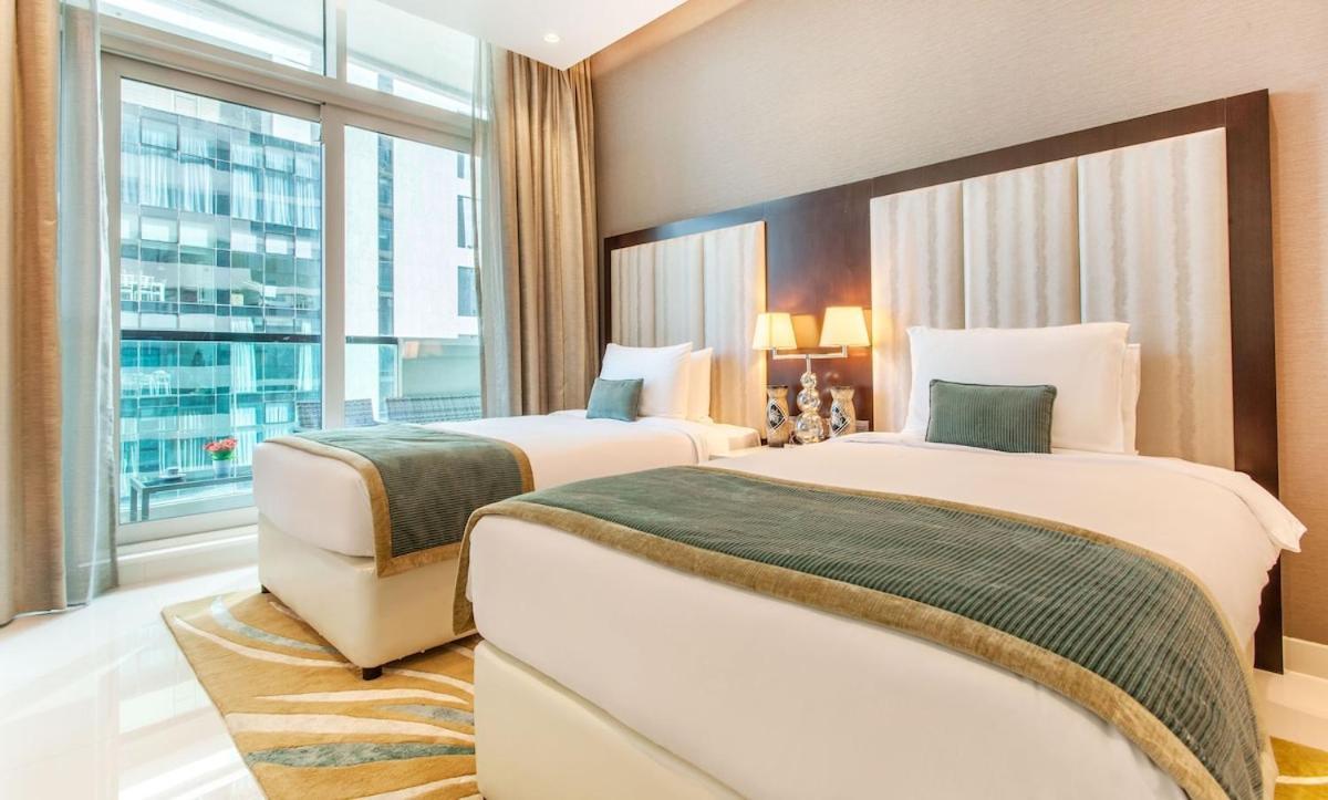 Burj Khalifa View! 2 Bedroom Luxe With 4 Minute Walk To Mall! Pool And Sauna Access! * Dubai