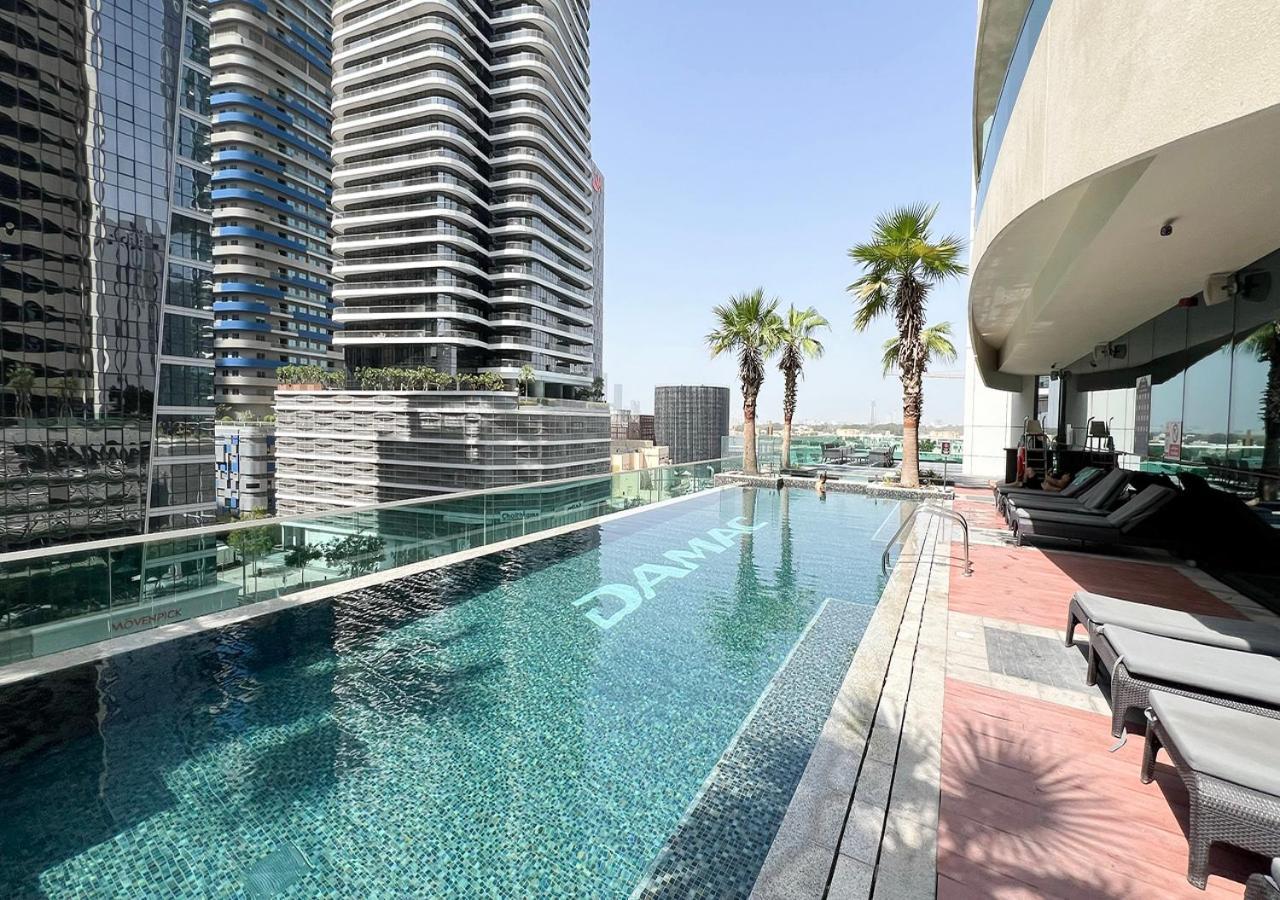 Burj Khalifa View! 2 Bedroom Luxe With 4 Minute Walk To Mall! Pool And Sauna Access! *