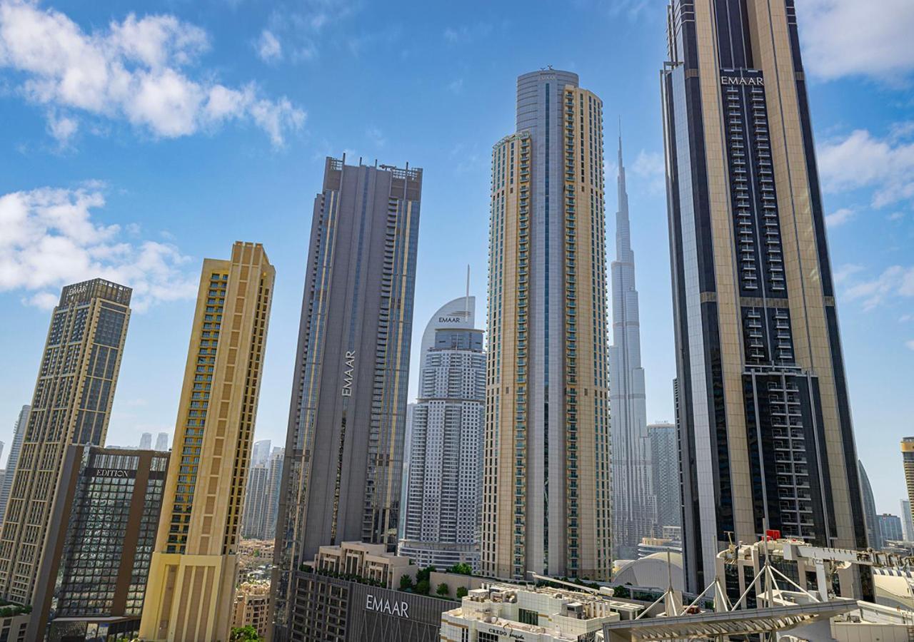 Burj Khalifa View! 2 Bedroom Luxe With 4 Minute Walk To Mall! Pool And Sauna Access! Dubai