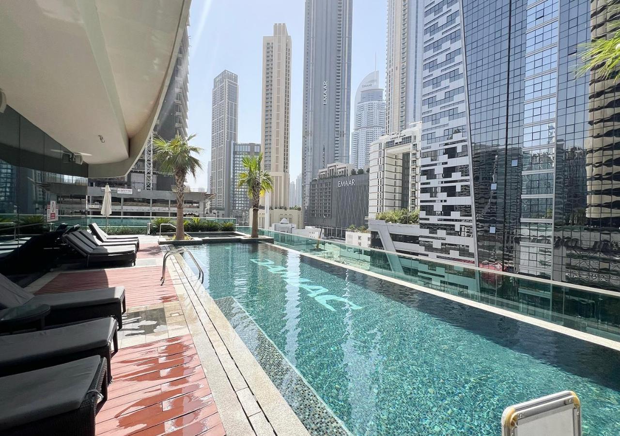 Burj Khalifa View! 2 Bedroom Luxe With 4 Minute Walk To Mall! Pool And Sauna Access! Apartment