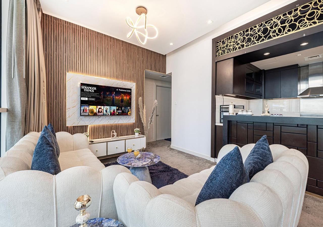 Apartment Burj Khalifa View! 2 Bedroom Luxe With 4 Minute Walk To Mall! Pool And Sauna Access! Dubai