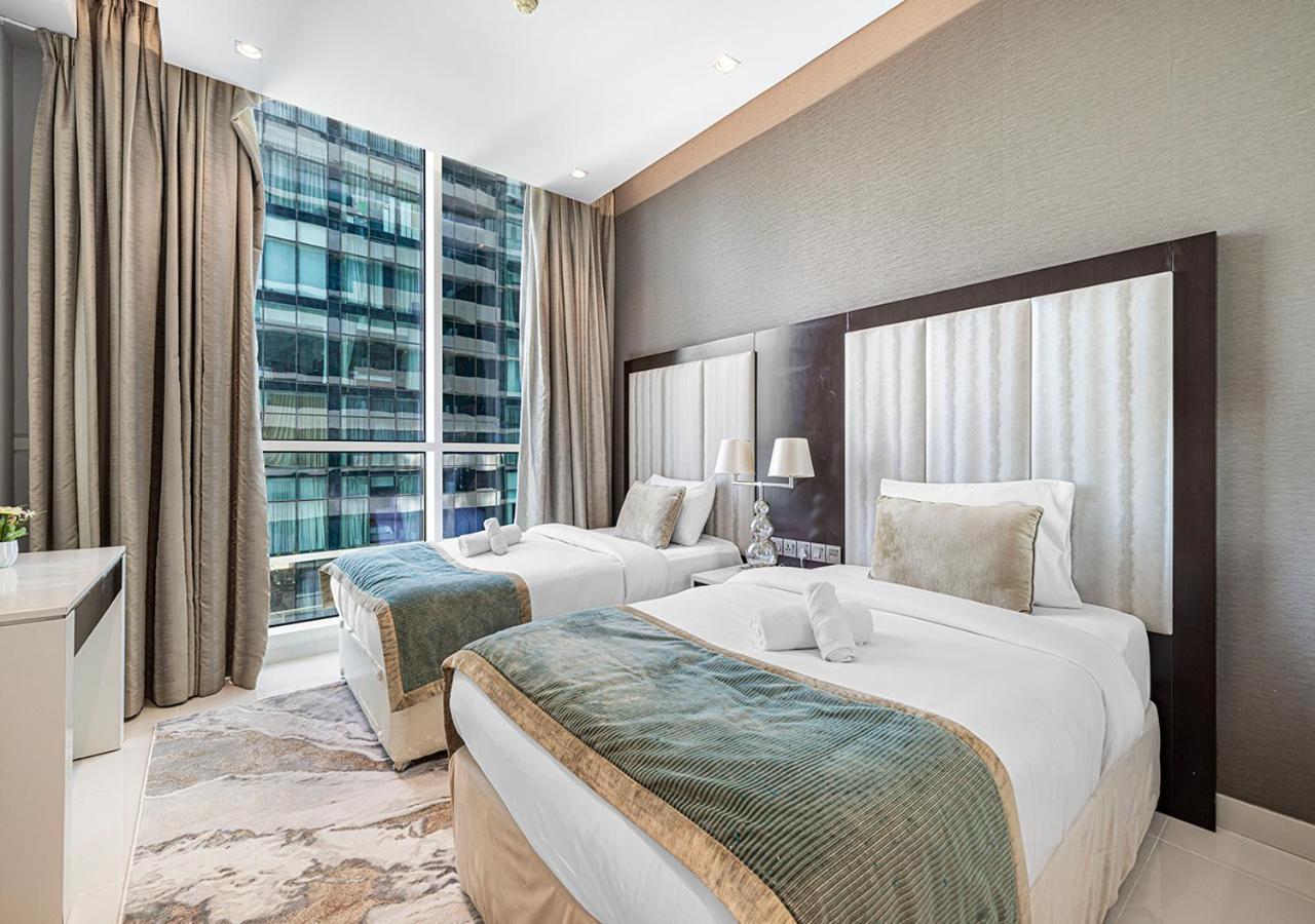 Apartment Burj Khalifa View! 2 Bedroom Luxe With 4 Minute Walk To Mall! Pool And Sauna Access!