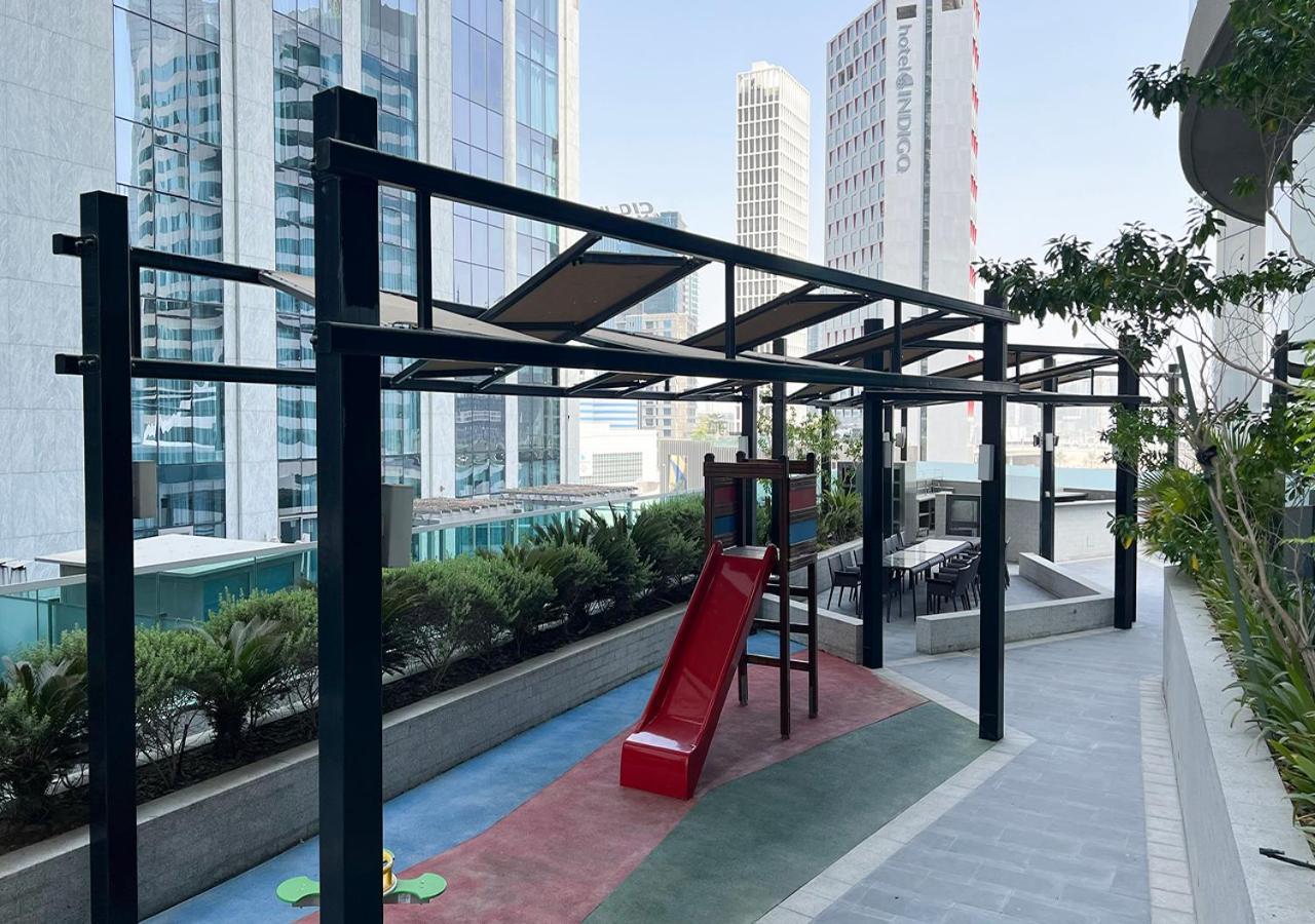 Burj Khalifa View! 2 Bedroom Luxe With 4 Minute Walk To Mall! Pool And Sauna Access! Apartment *