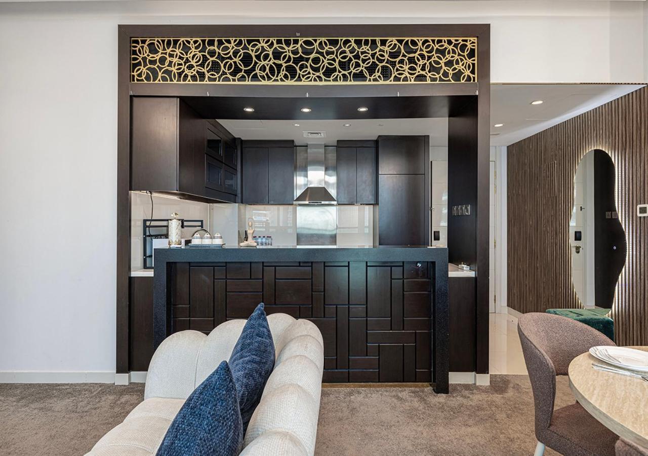 Burj Khalifa View! 2 Bedroom Luxe With 4 Minute Walk To Mall! Pool And Sauna Access!