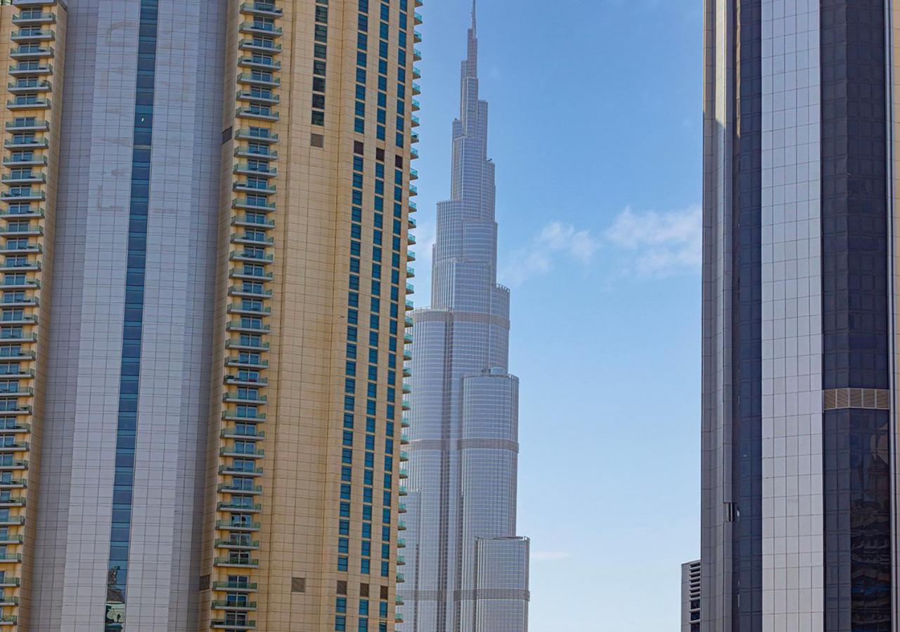 Burj Khalifa View! 2 Bedroom Luxe With 4 Minute Walk To Mall! Pool And Sauna Access! Apartment *