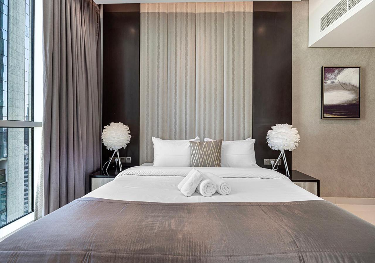 Burj Khalifa View! 2 Bedroom Luxe With 4 Minute Walk To Mall! Pool And Sauna Access! *