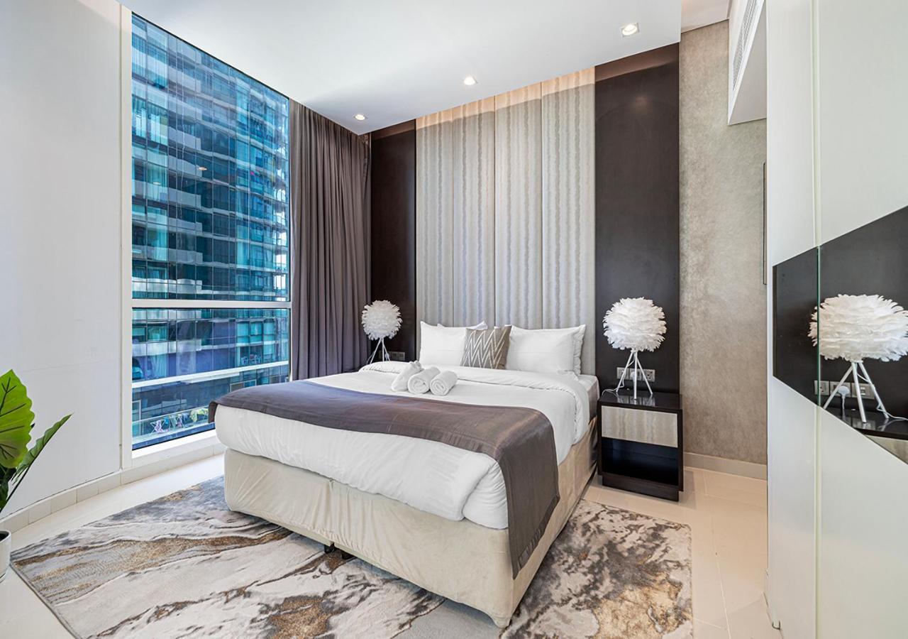 Burj Khalifa View! 2 Bedroom Luxe With 4 Minute Walk To Mall! Pool And Sauna Access! * Dubai