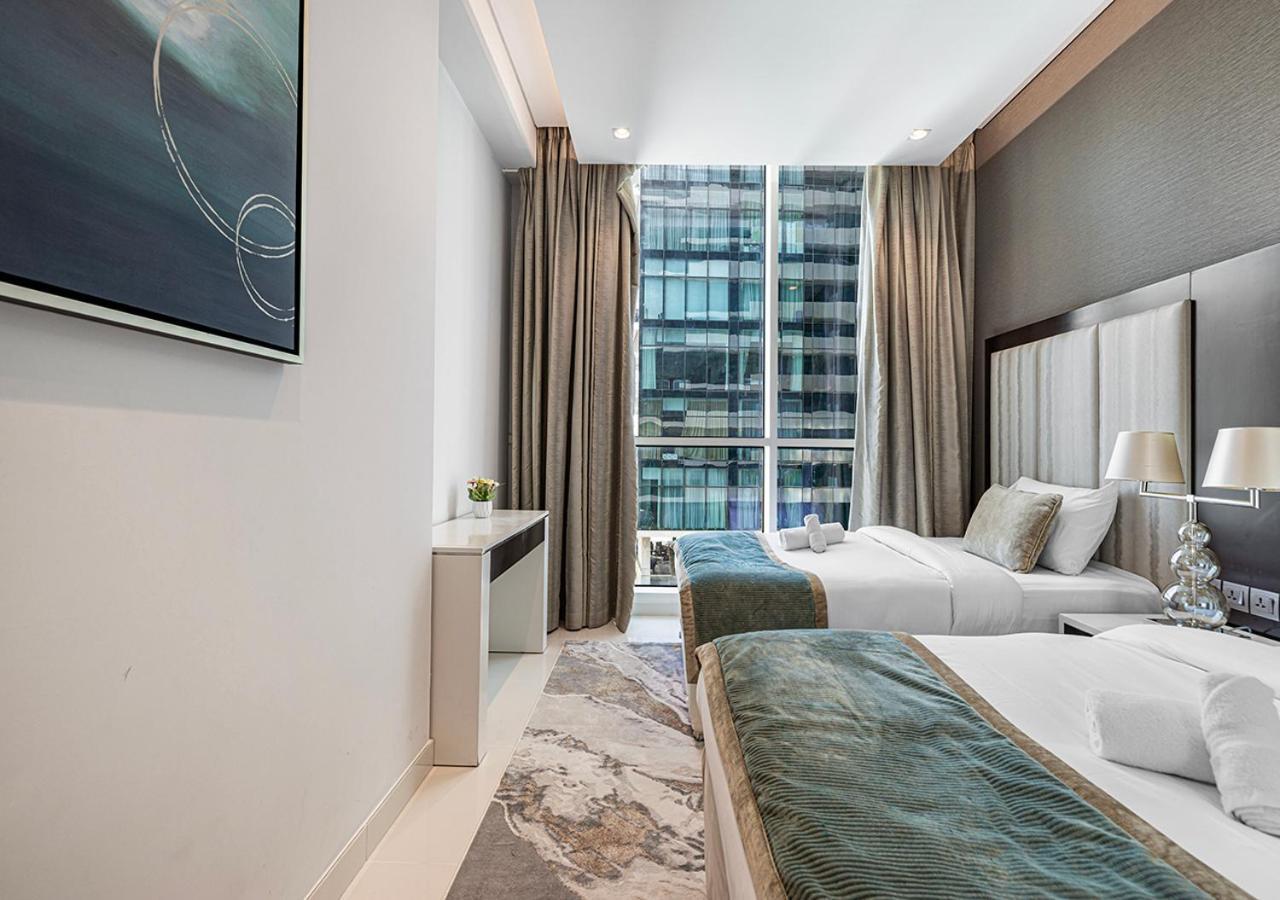 Burj Khalifa View! 2 Bedroom Luxe With 4 Minute Walk To Mall! Pool And Sauna Access!