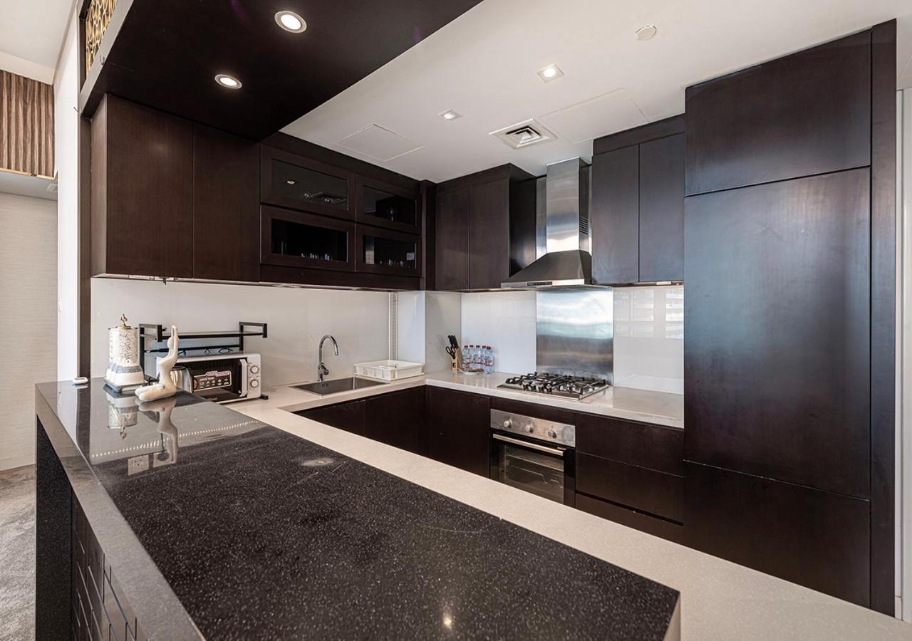 Apartment Burj Khalifa View! 2 Bedroom Luxe With 4 Minute Walk To Mall! Pool And Sauna Access!