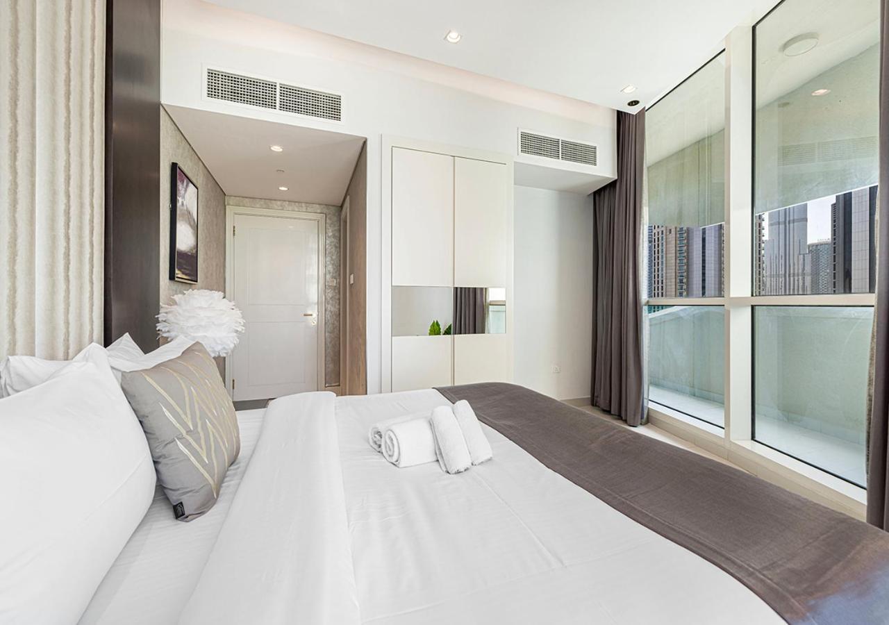 Burj Khalifa View! 2 Bedroom Luxe With 4 Minute Walk To Mall! Pool And Sauna Access!