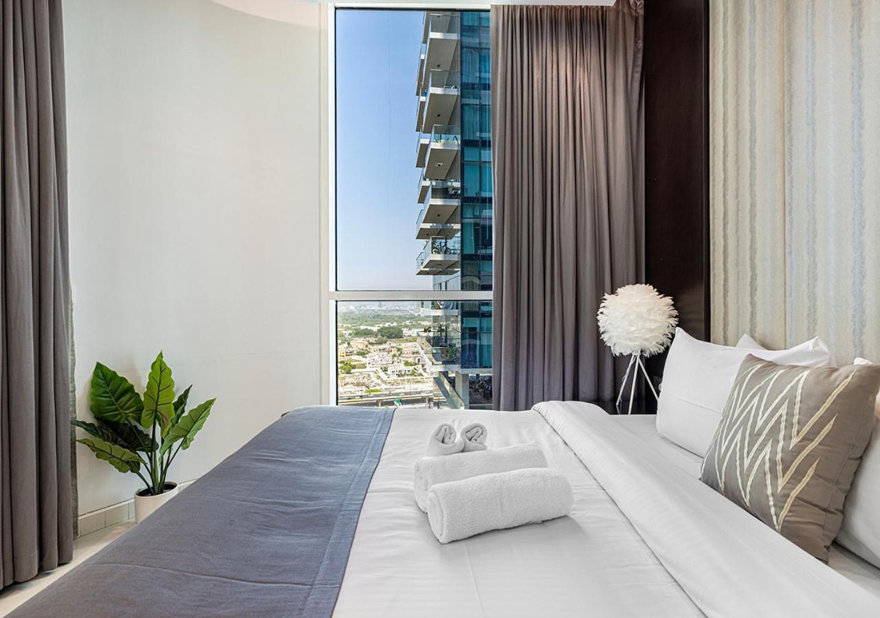 Apartment Burj Khalifa View! 2 Bedroom Luxe With 4 Minute Walk To Mall! Pool And Sauna Access!